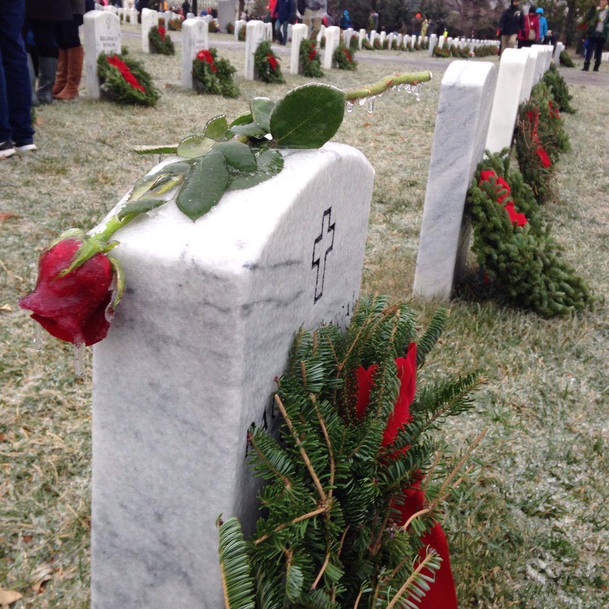 Wounded Times Over 44,000 Volunteers Placed Wreaths At Arlington