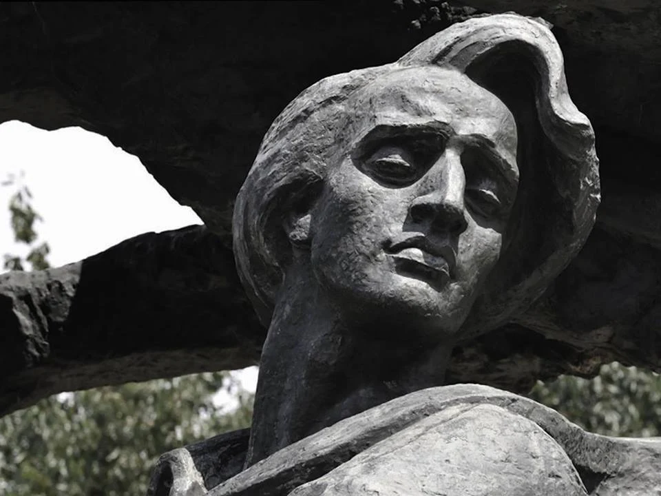 Chopin statue - Łazienki Park, Warsaw -