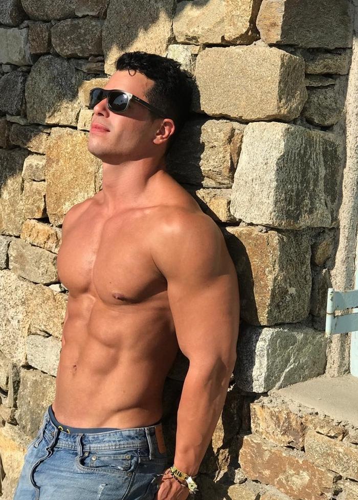 young-brazilian-shirtless-muscle-dude-sunglasses-sun-tanning-abs