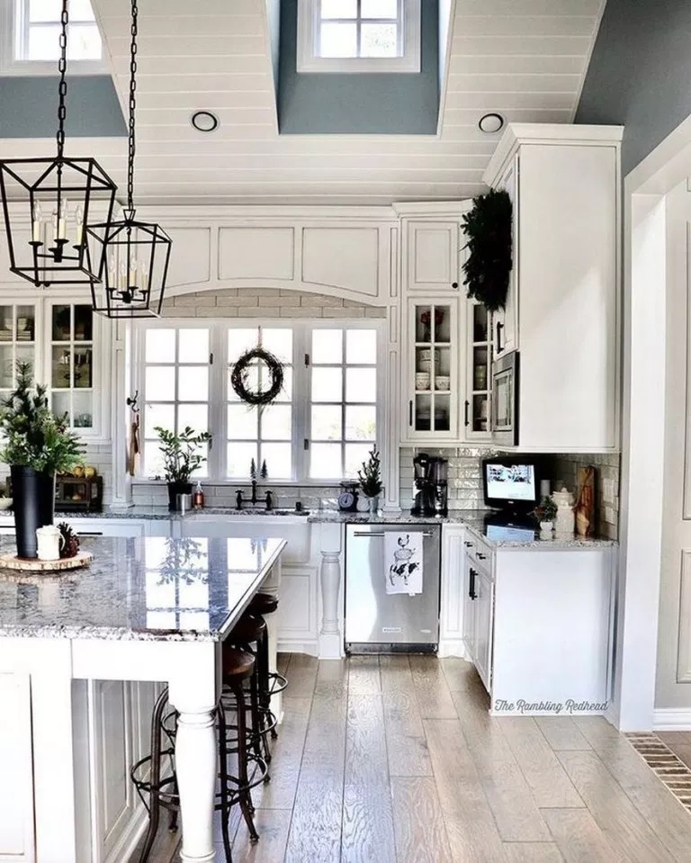 30+ Unique Ceiling Farmhouse Kitchen Design Ideas You Must Have