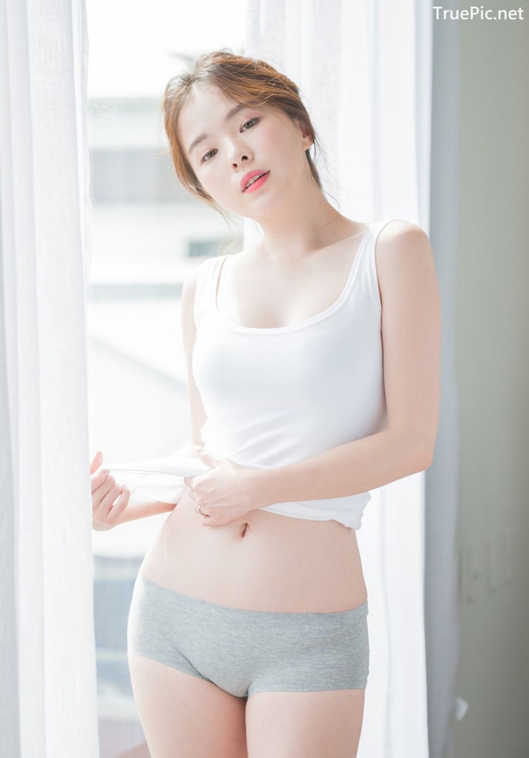 Image-Korean-Lingerie-Queen-Haneul-Model-Black-And-White-Fitness-Set-TruePic.net- Picture-5