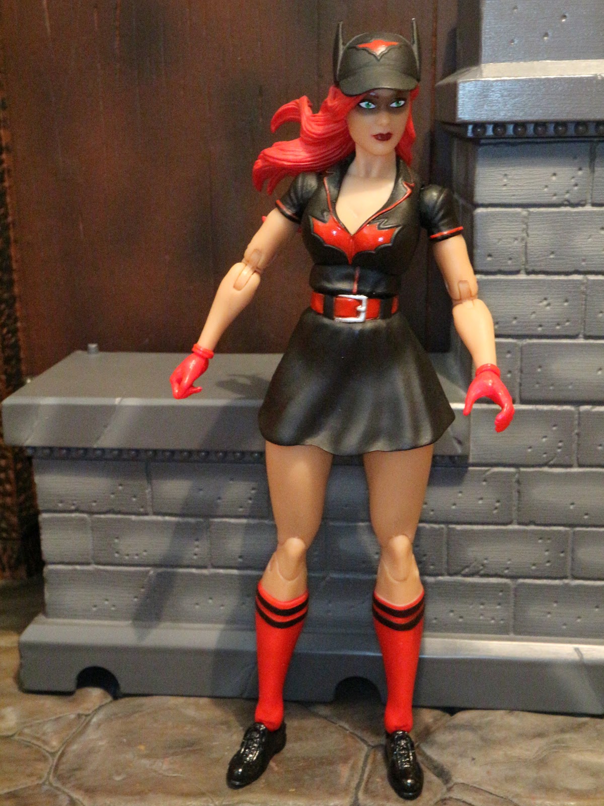 Action Figure Barbecue: Action Figure Review: Bombshells Batwoman from