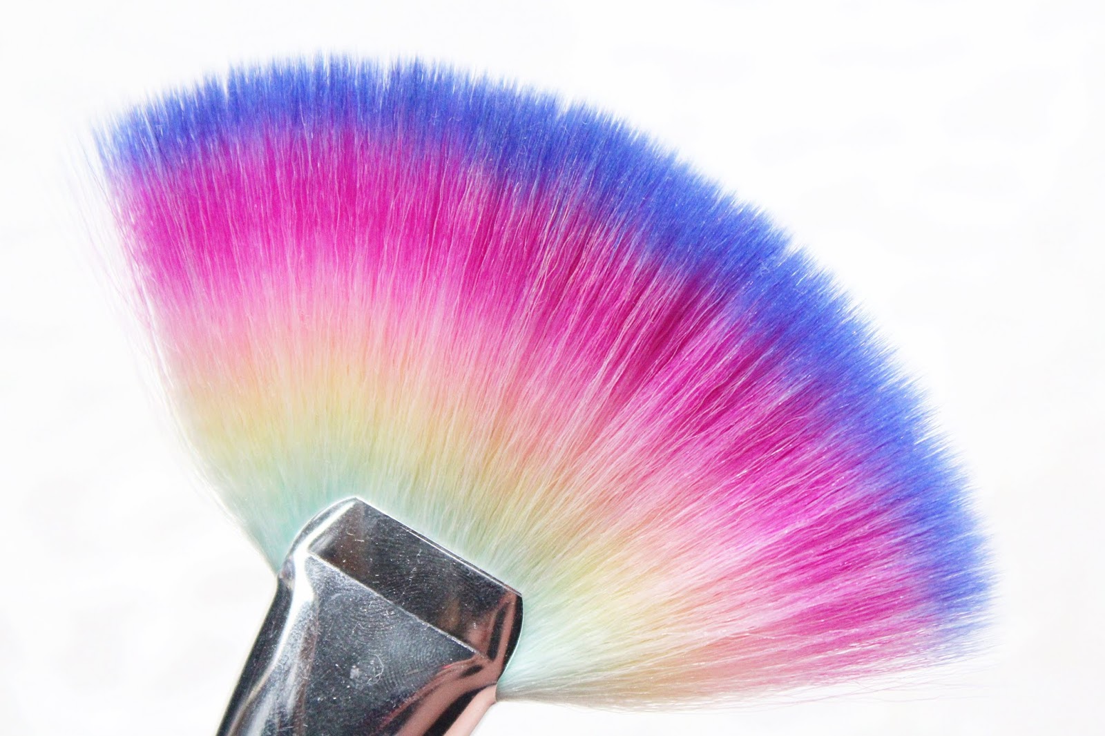 Spectrum Jumbo Fan Brush £4.99! — Hannah Heartss