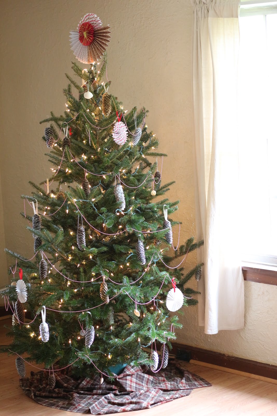Make Your own Paper Pinwheel Tree Topper! Palindrome Dry Goods