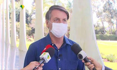 Bolsonaro ingressa com ação no STF contra suspensão de criadores de fake news Bolsonaro ingressa com ação no STF contra suspensão de criadores de fake news