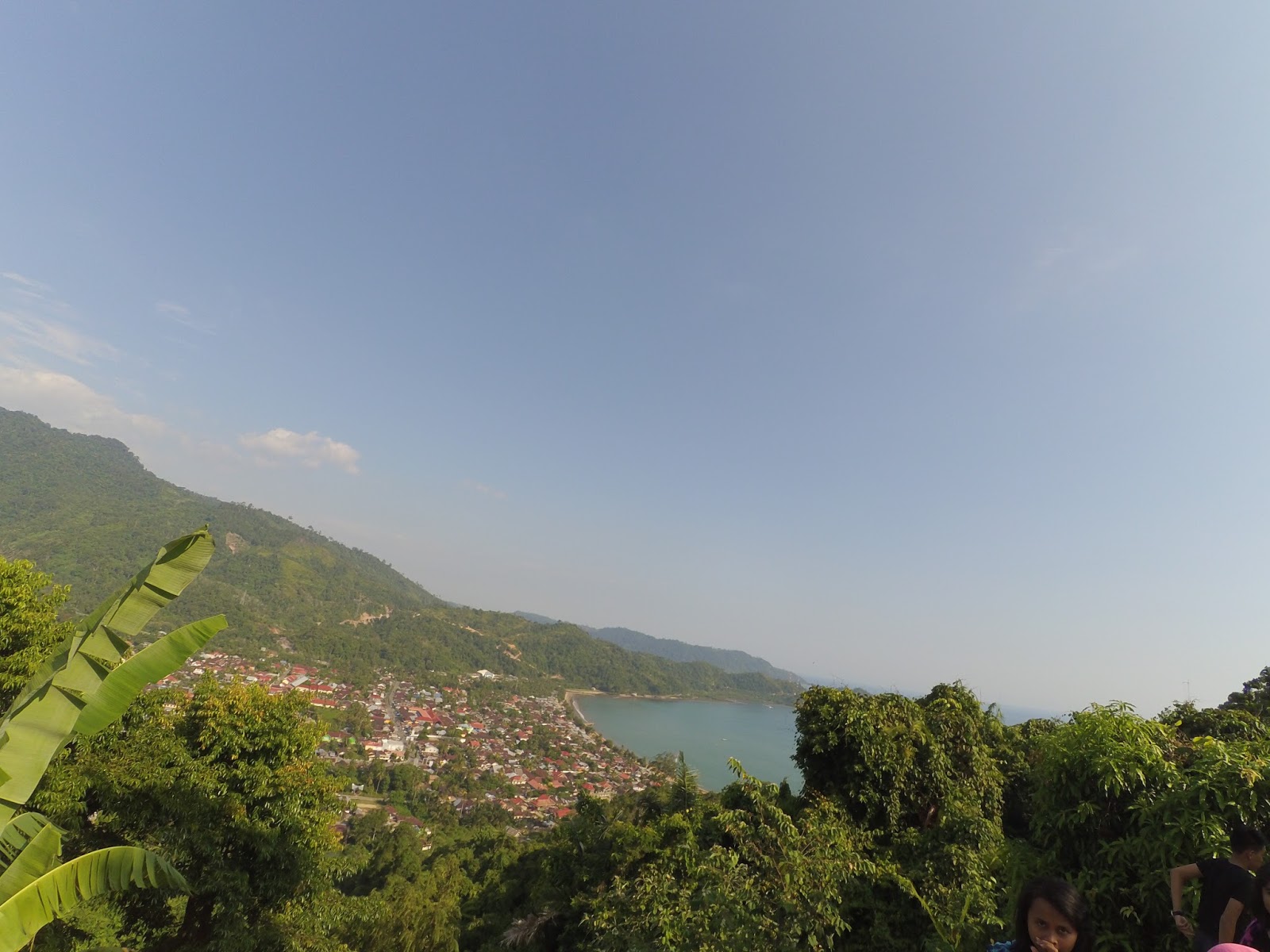 Cognizance: Paralayang dari Puncak Langkisau ke Pantai Carocok