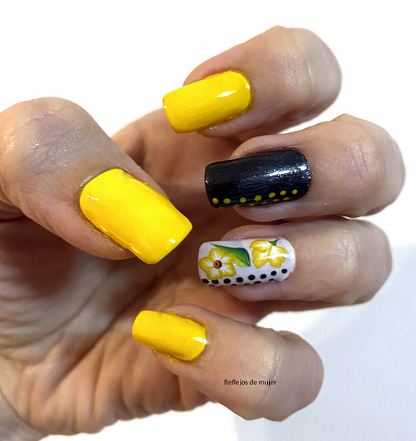 Manicura amarilla del reto Nails vs Eyes