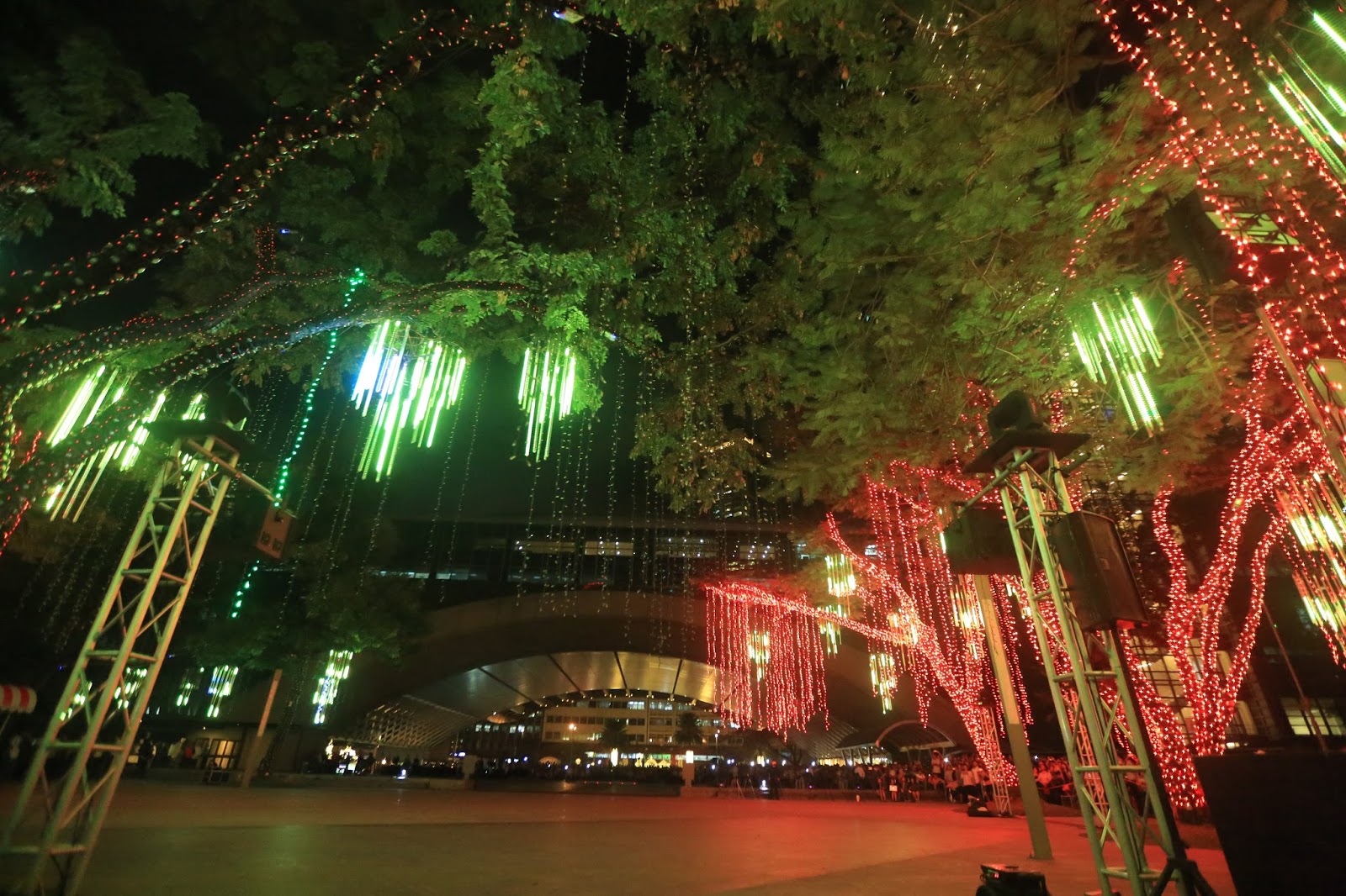 Manila Life Futuristic, magical Festival of Lights at Ayala Triangle