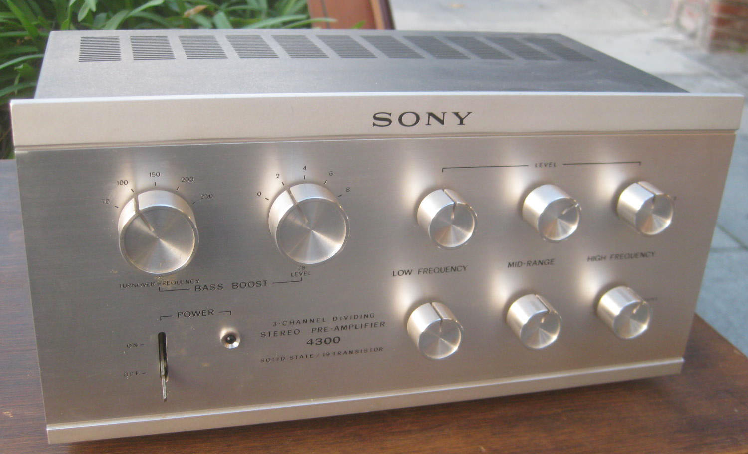 UHURU FURNITURE & COLLECTIBLES SOLD Early '70s Sony 3 Channel Stereo
