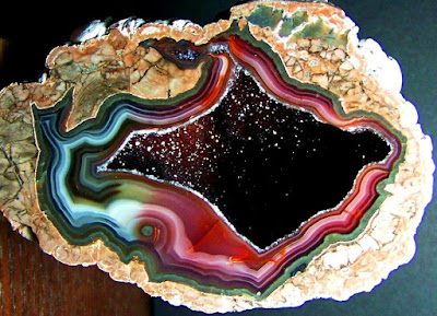 Spectacular Minerals  Thunder-egg Agate