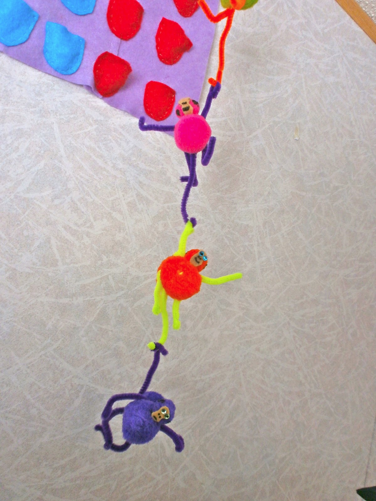 Roots of Simplicity: Making a Multicolored Monkey Chain