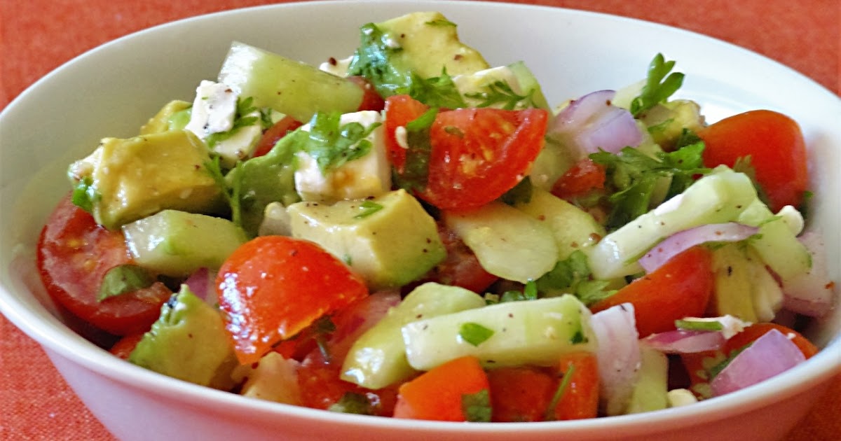 Maria kocht: Tomaten-Gurken-Salat mit Feta und Avocado / Paradicsomos ...