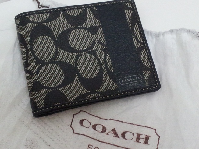MAD FOR COACH: Coach Men&#39;s Heritage Stripe Bifold Wallet (Style: 74450)