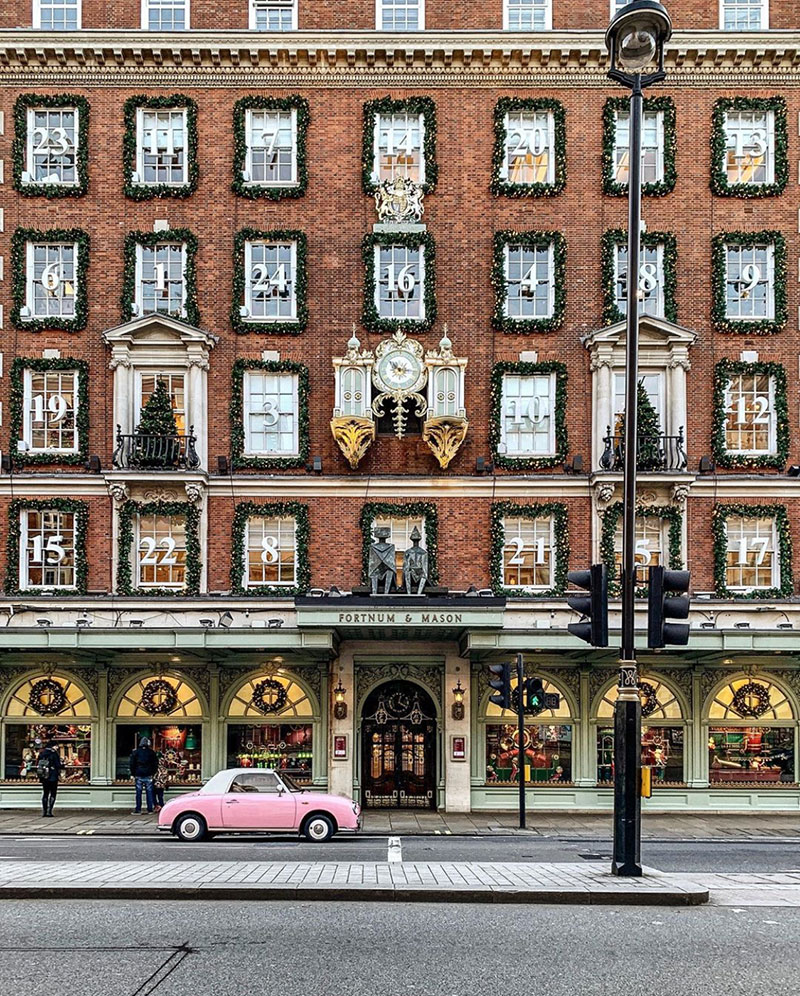 Weekday Wanderlust | Holiday 2019 Inspiration: Christmastime in London