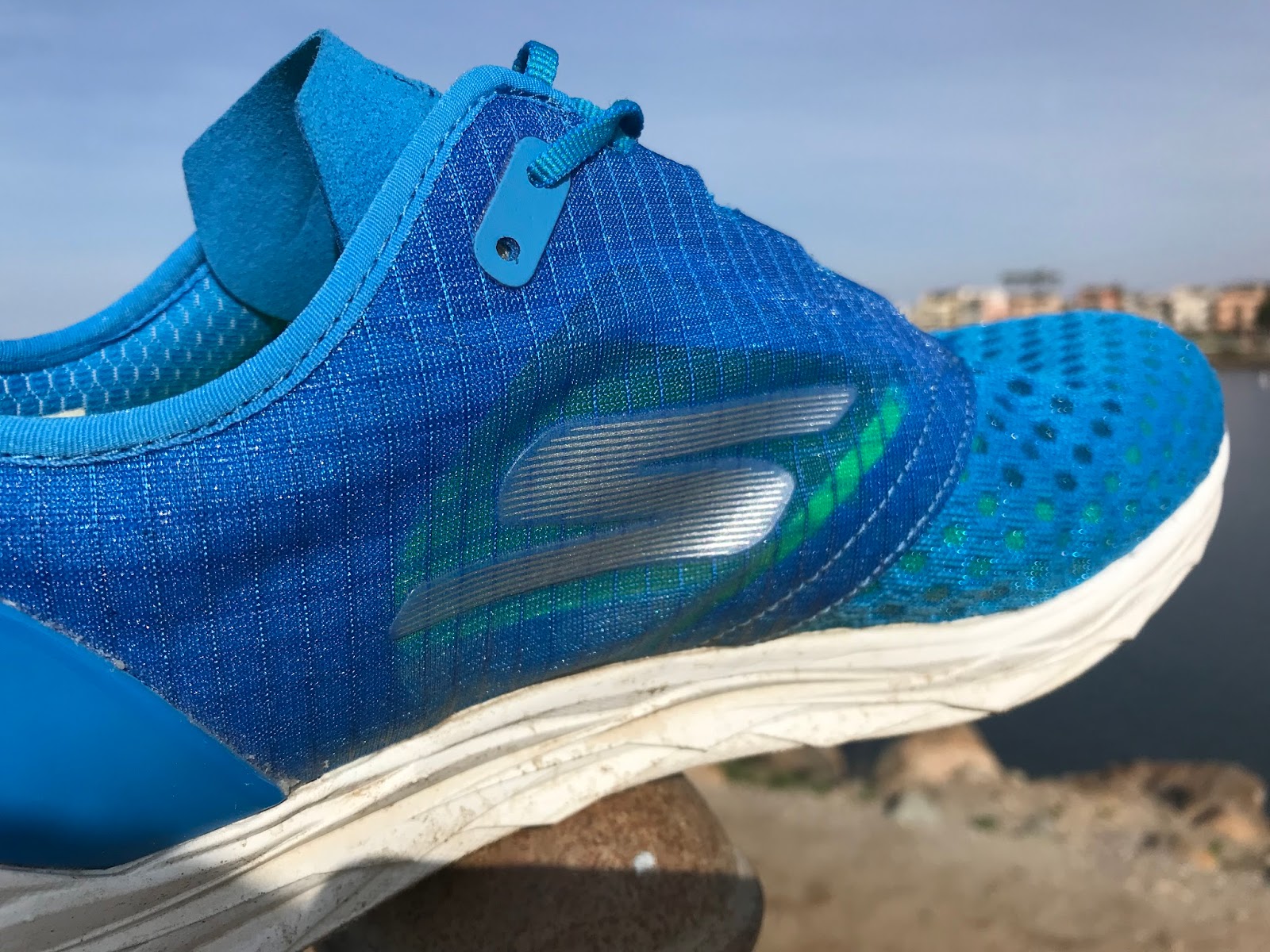 castigo Iluminar . Road Trail Run: Skechers Performance GO Meb Speed 5 Review: Smooth. Smooth  and Fast Racing Flat