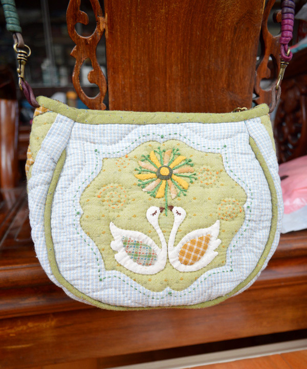 Patchwork & Quilted Bag Tutorial. Photo Sewing Tutorial. Step by step DIY.