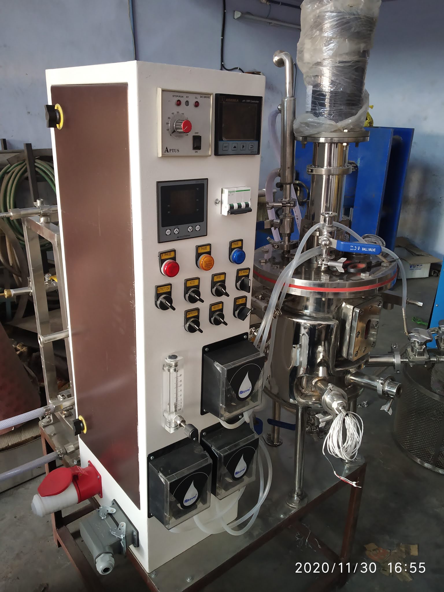 LAB FERMENTER SYSTEMUMA PHARMATECH MACHINERY fermenter manufacturer