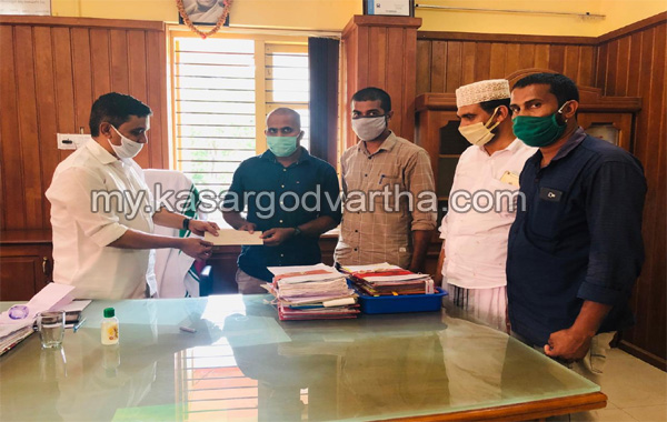 Kerala, News, Memorandum submitted to MP, MLA, CollPanchayat president with demands repair Parappa Roadector, 