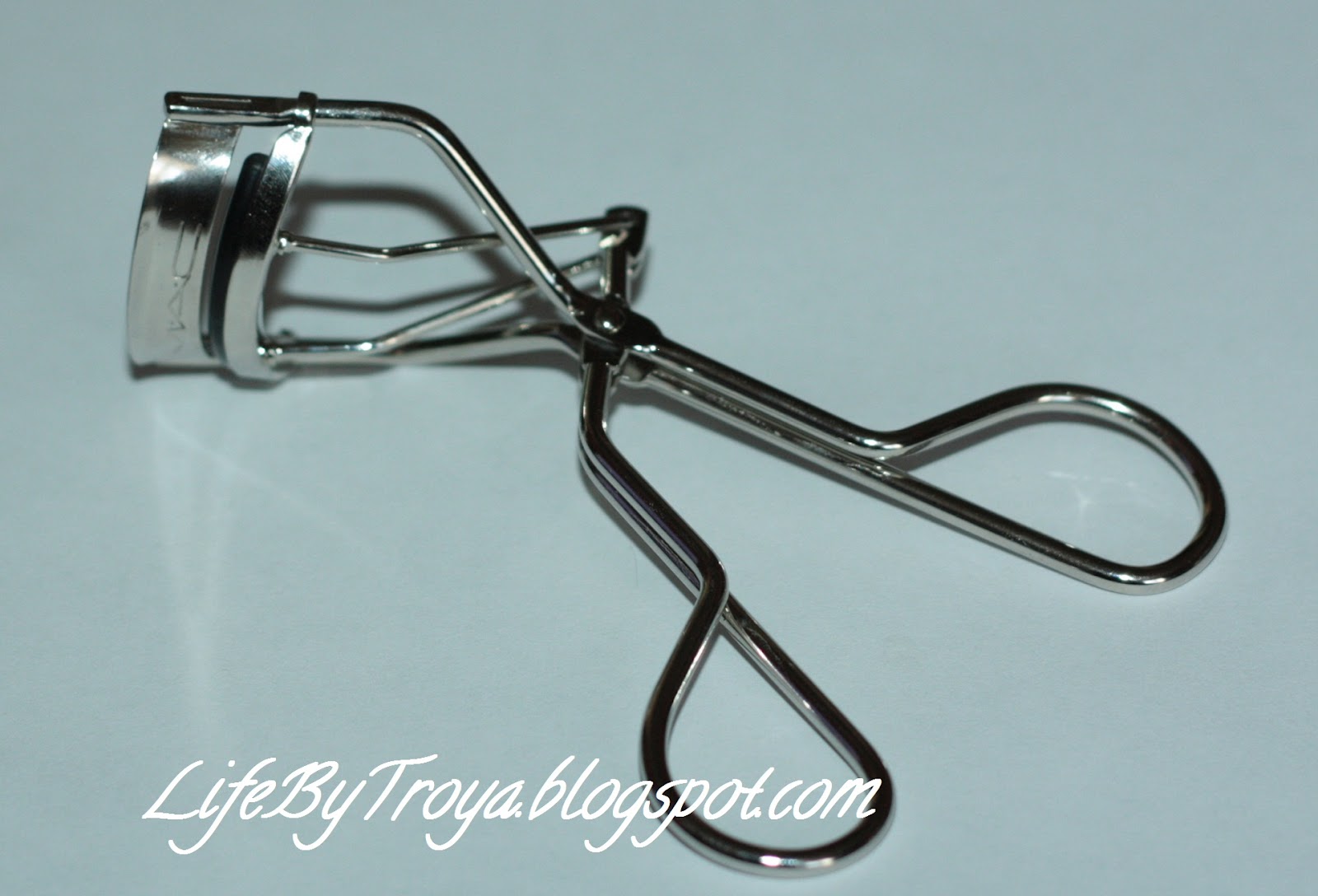 Review Eyelash Curlers Troya's Land