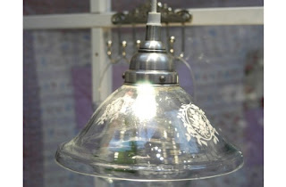 lampa-med-frostdekor