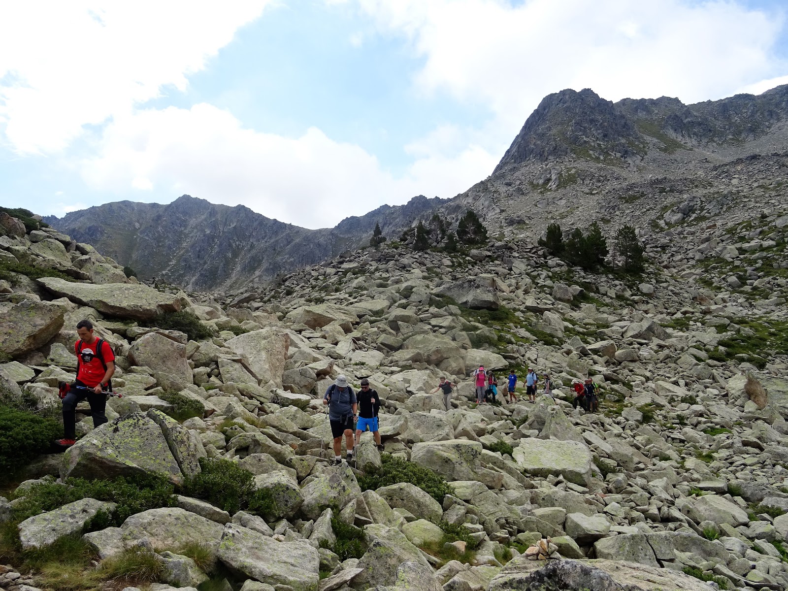 ARTÍCULOS, RESEÑAS LITERARIAS Y EXCURSIONES Carlos Bravo Suárez