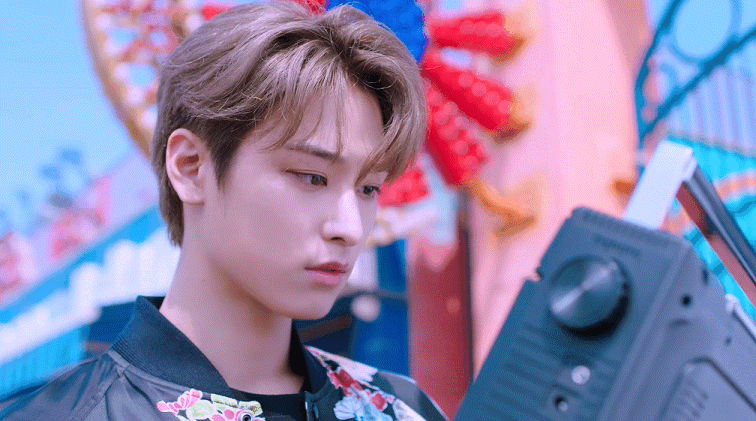 뮤비랑 포스트사진 보면서 새삼 또 잘생겼다 느낀 아이돌 | 인스티즈