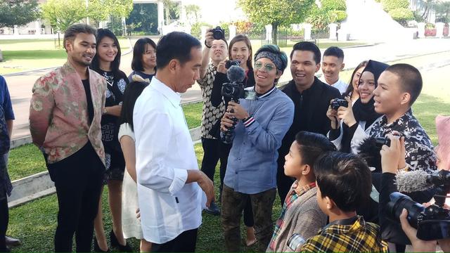 Miliaran Rupiah untuk Gandeng Influencer, ICW: Jokowi Tidak Percaya Diri Miliaran Rupiah untuk Gandeng Influencer, ICW: Jokowi Tidak Percaya Diri