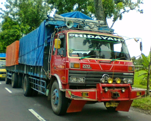 truk gandeng indonesia-nissan diesel