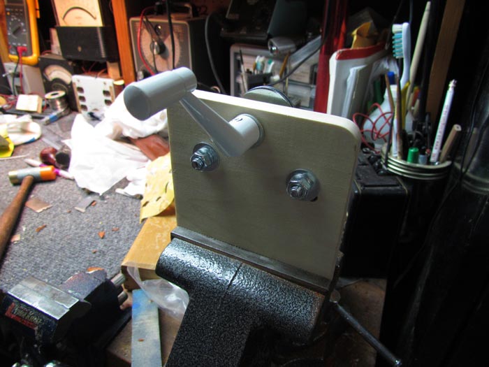 DIY Guitar Fret Bender Tool Crawls Backward (When Alarmed)