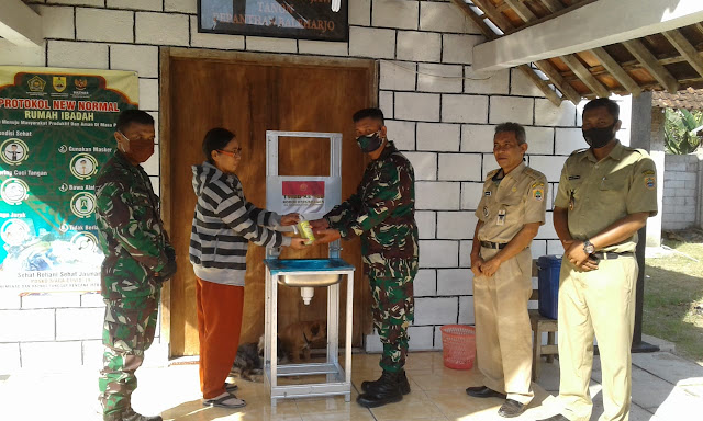 Program TMMD ke 108 Danramil Sukodono Memberikan Al-Qur’an Dan Sarana Tempat Cuci Tangan di Beberapa Tempat Ibadah Desa. Baleharjo Program TMMD ke 108 Danramil Sukodono Memberikan Al-Qur’an Dan Sarana Tempat Cuci Tangan di Beberapa Tempat Ibadah Desa. Baleharjo