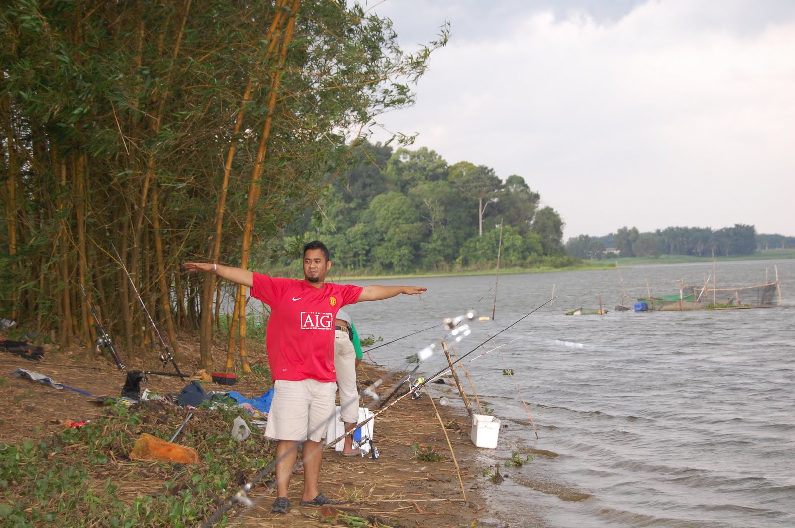 me n fishing: Lokasi: Empangan Sembrong. Misi: GAGAL