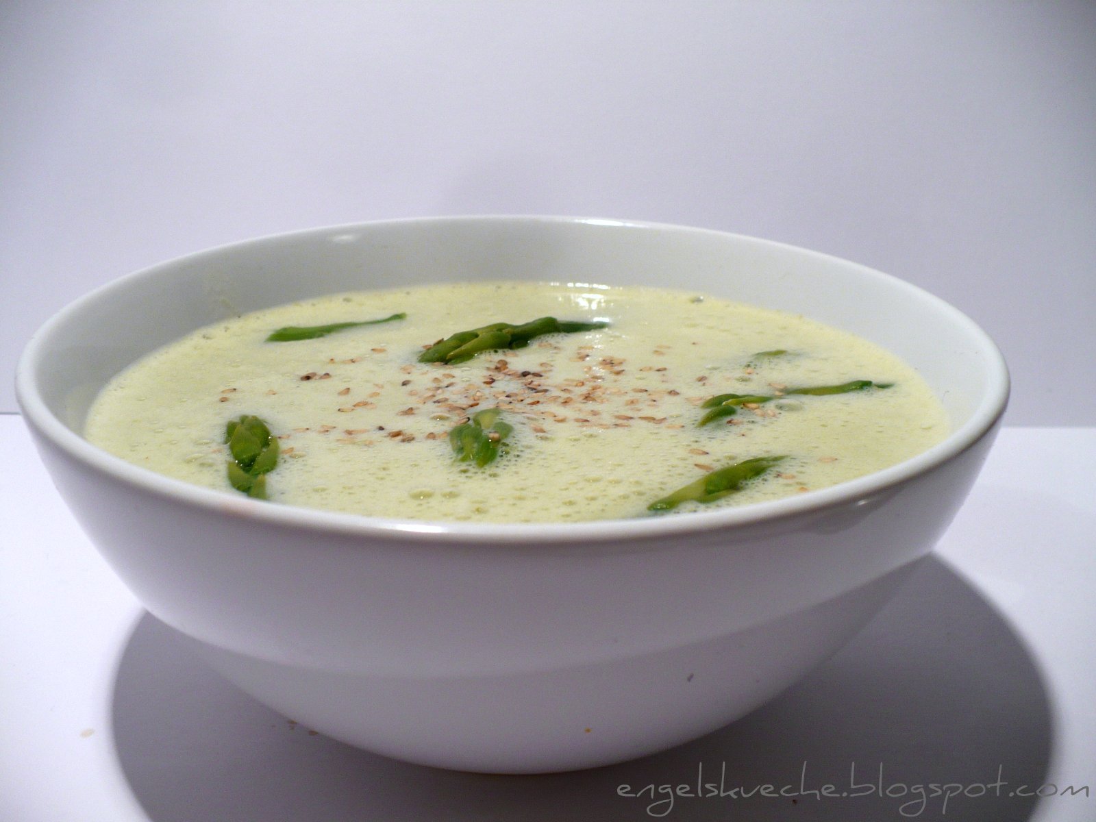 Essen aus Engelchens Küche: Grüne Spargelcremesuppe