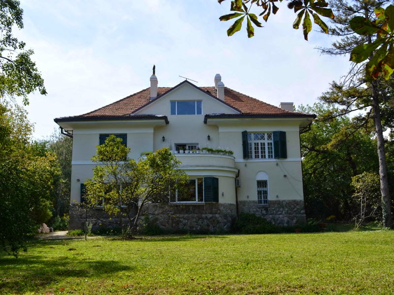 Real Estate in Belgrade, Serbia Spacious House in Belgrade, Serbia