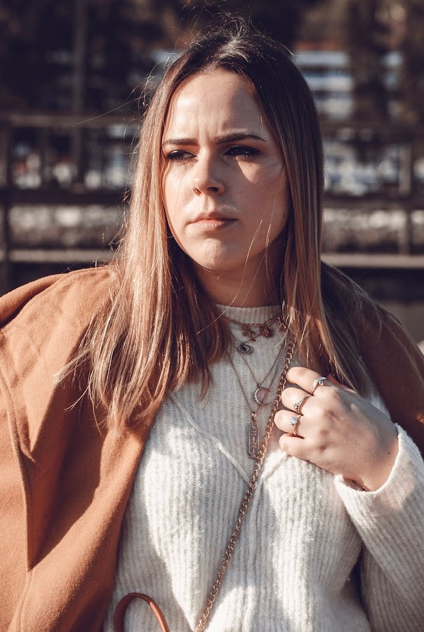 Outfit con pantalones slouchy