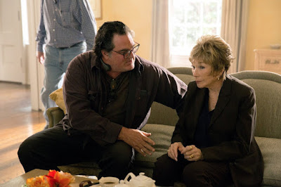 Shirley MacLaine and Mark Pellington on the set of The Last Word (9)