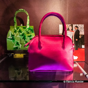 Pink satin handbag with shoulder strap Andrea Pfister