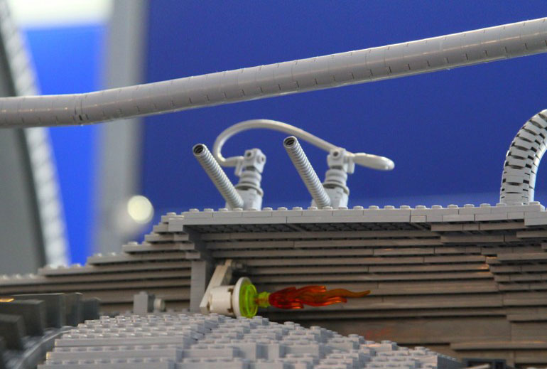 Rolls-Royce unveils 150,000-part LEGO jet engine - Gizmag | New and
