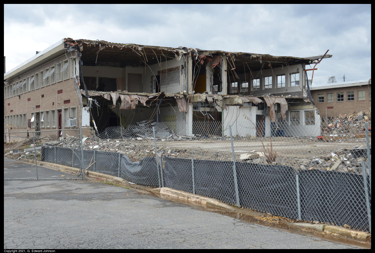 Sum Random Knowledge The demolition of Woodward High School / Tilden