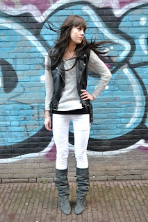 http://1.bp.blogspot.com/-wzGLJY82GWw/Twi4LhnmksI/AAAAAAAACO4/sQd8vEwl2dY/s1500/outfit+isabel+marant+white+jeans+manly+amelie+boots+grey+brandy+melville+jumper+leather+vest+rock.jpg
