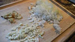 chop-onion-ginger-and-garlic