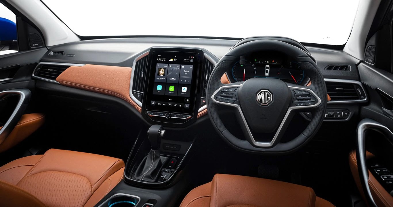 MG Hector Plus Review 6 Seater, First Drive Motosutra