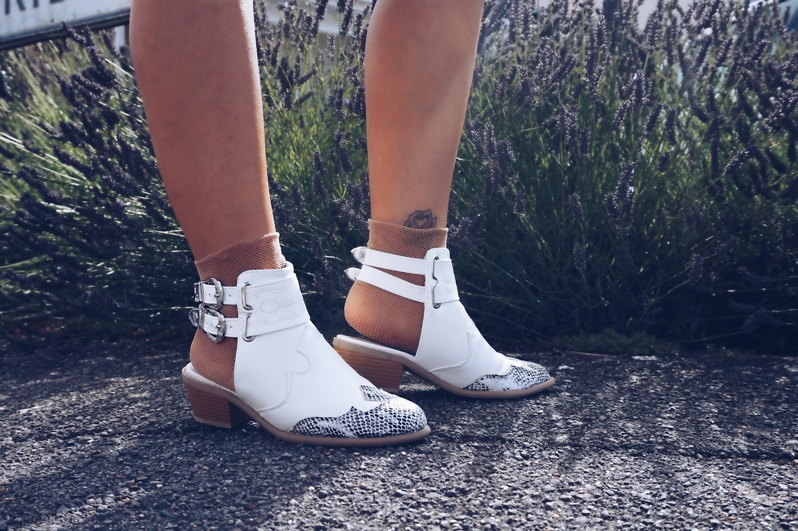 Ana Maddock- NO BUY QUICK STYLING TIPS USING ITEMS YOU ALREADY OWN