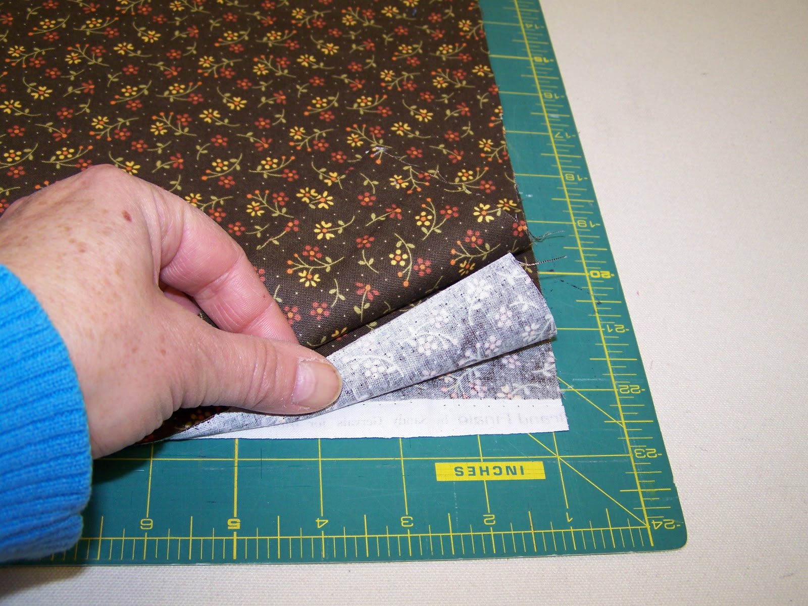 sewcreatelive Simple ThreeFabric Pillowcase Project