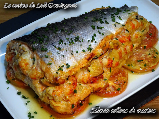 Salmón relleno de marisco especial para Navidad