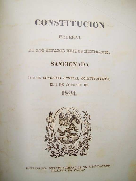 ESTO PASO 1824 México promulgación de la primera Constitución Federal de la República.