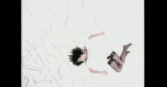 Fashionable Legs: Alannah Myles