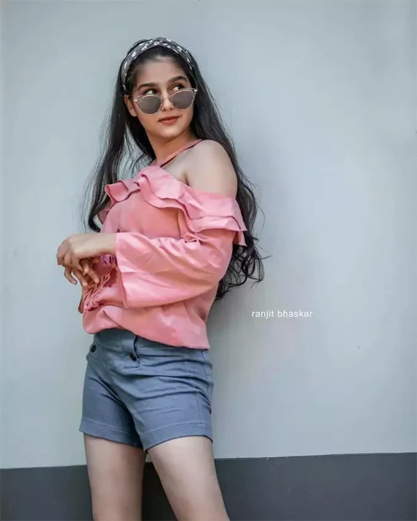 News, Kerala, Kochi, Cinema, Actress, Photos, Social Media, Instagram, Entertainment, Actress Anaswara Rajan faces social media trolls for her bold photos