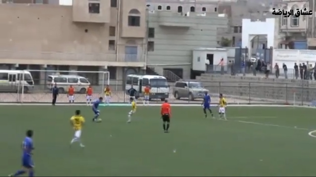 من الذاكره فيديو || وحده صنعاء يخسر من الصقر بثنائيه ويهبط للدرجة الثانيه من الدوري اليمني