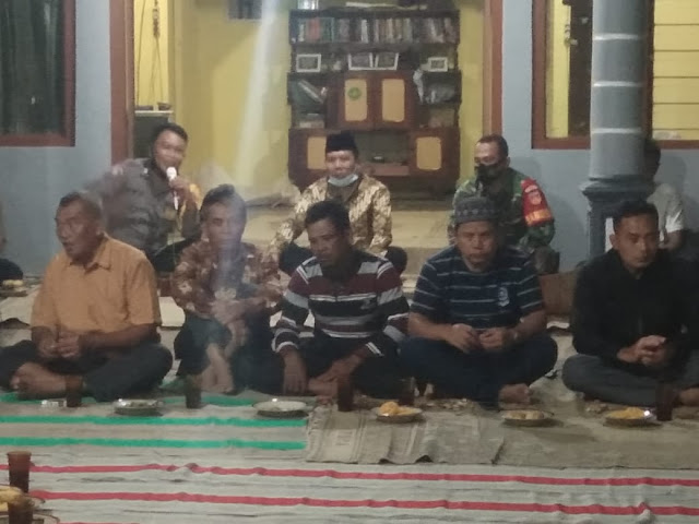 Datangi Warga yang Mau Hajatan, Babinsa Himbau Tetap Jalankan Prokes dan Jangan Banyak Mengundang Tamu