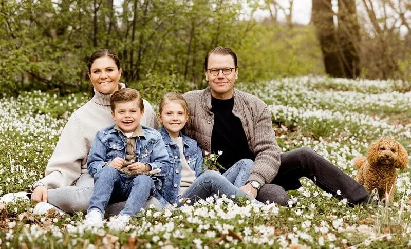 Crown Princess Victoria, Prince Daniel, Princess Estelle and Prince Oscar, and their doggie Rio. The Crown Princess family of Sweden